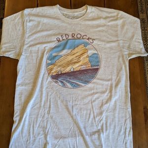 Men's Red Rocks t-shirt large